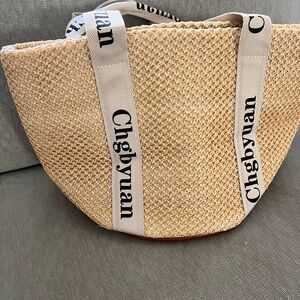 Cute! 🥰 Natural Straw Tote Bag with White Logo Straps!